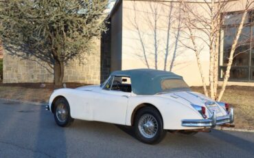 Jaguar-XK-1960-White-Blue-0-5