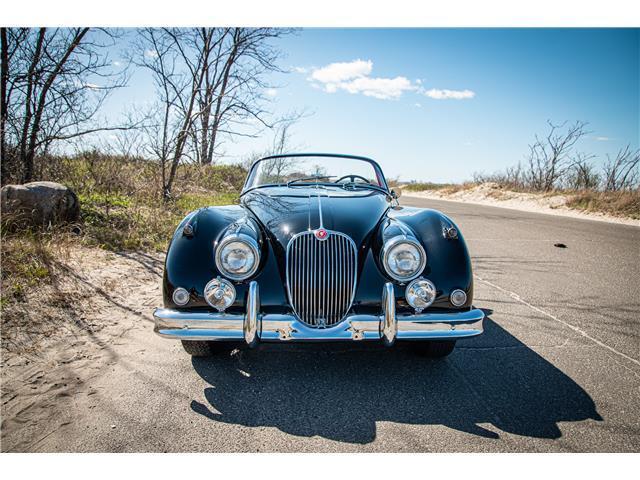 Jaguar-XK-1961-Black-Red-54718-8