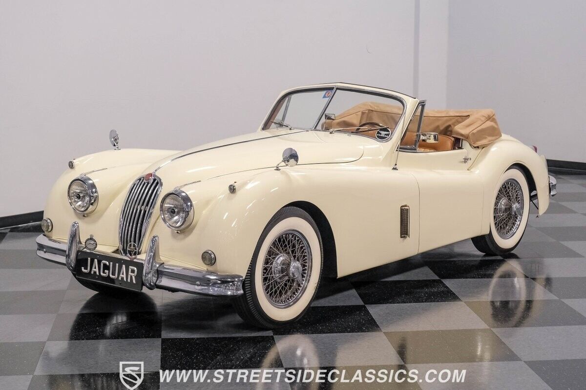 Jaguar-XK-Cabriolet-1956-White-Tan-117392-5