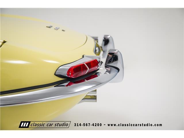 Jaguar-XK-Cabriolet-1966-Yellow-Tan-33017-31