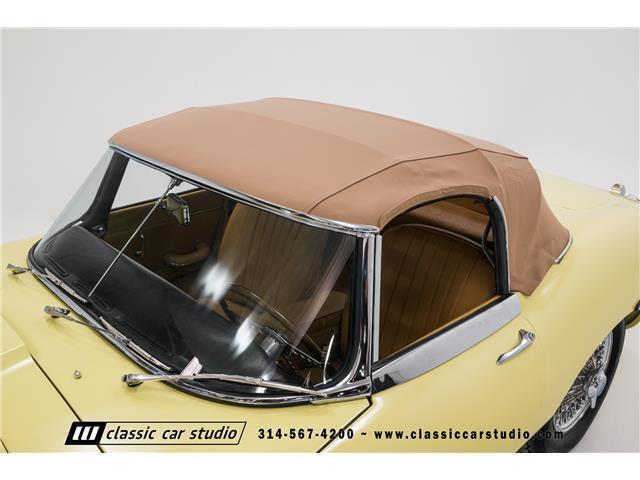 Jaguar-XK-Cabriolet-1966-Yellow-Tan-33017-6