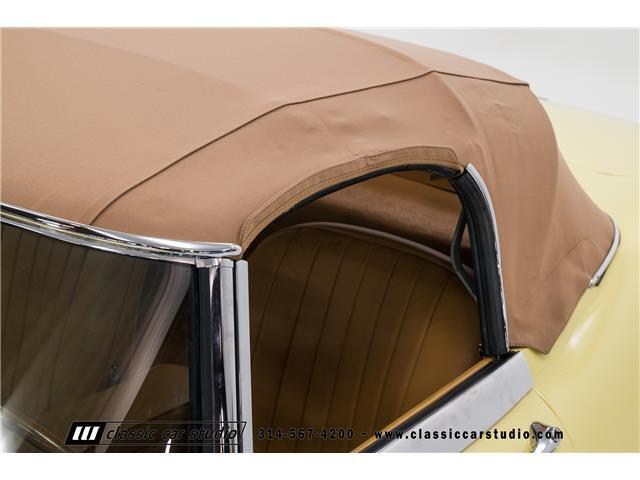 Jaguar-XK-Cabriolet-1966-Yellow-Tan-33017-7