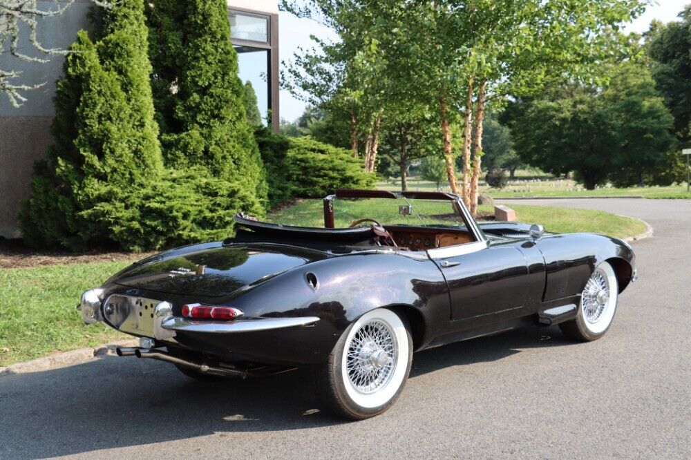 Jaguar-XK-Cabriolet-1967-Black-Tan-0-4