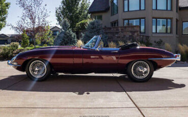 Jaguar-XK-Cabriolet-1967-Burgundy-Black-111553-2