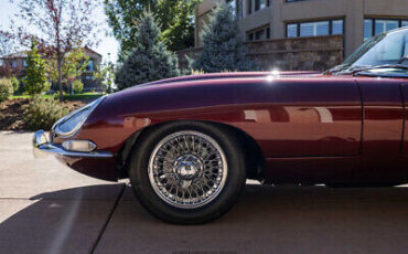 Jaguar-XK-Cabriolet-1967-Burgundy-Black-111553-3