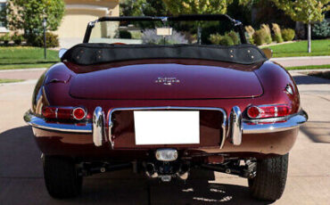 Jaguar-XK-Cabriolet-1967-Burgundy-Black-111553-6