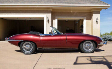 Jaguar-XK-Cabriolet-1967-Burgundy-Black-111553-8