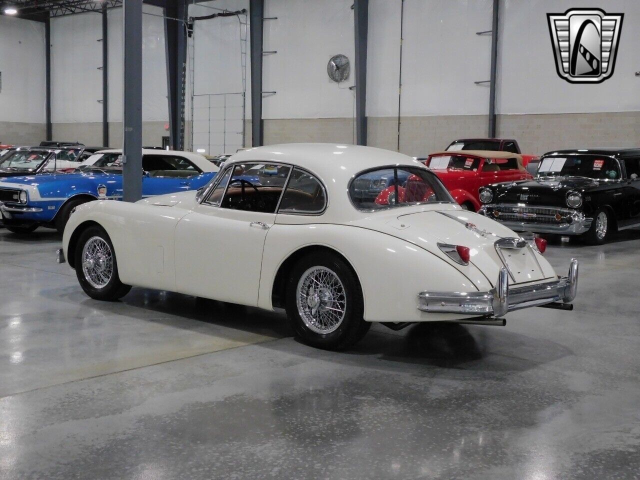 Jaguar-XK-Coupe-1957-White-Tan-114049-3