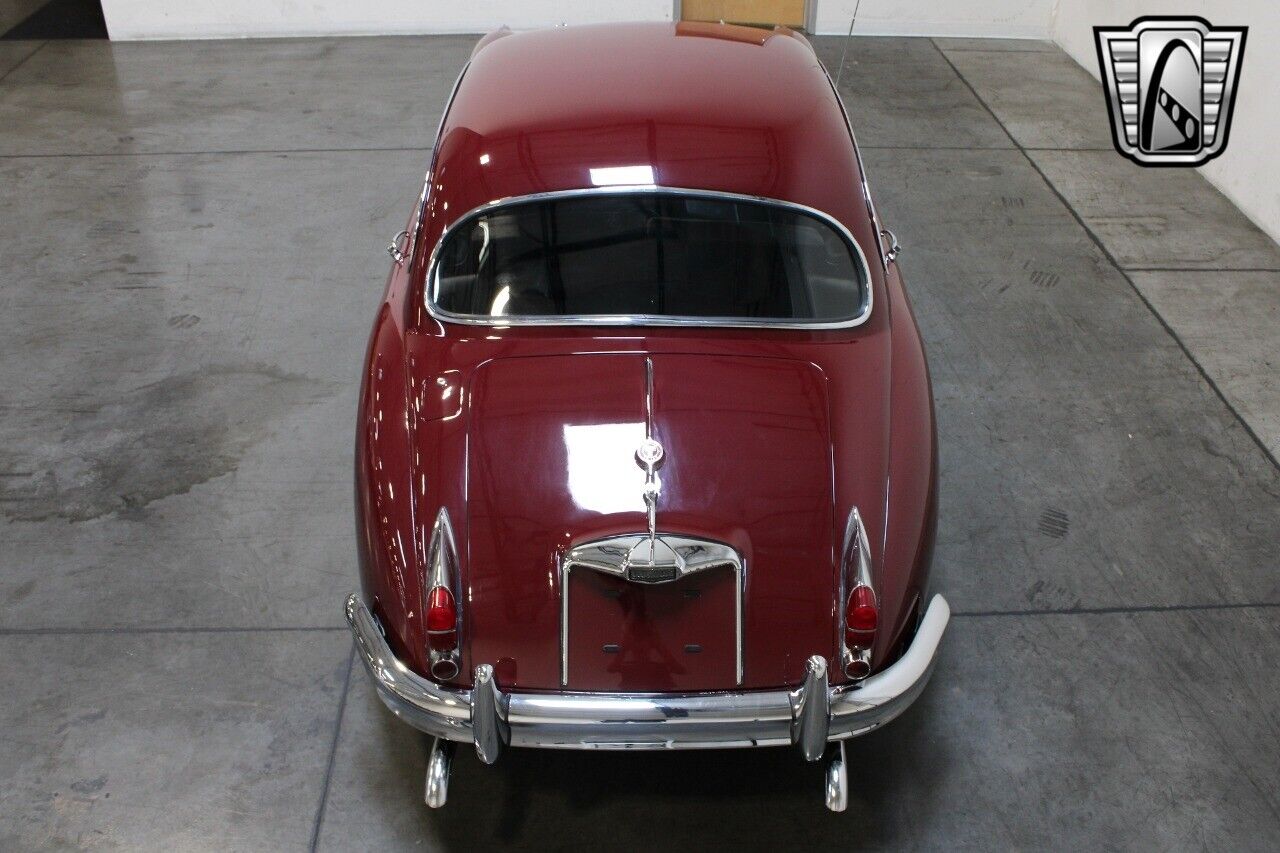 Jaguar-XK-Coupe-1961-Maroon-Black-110078-10