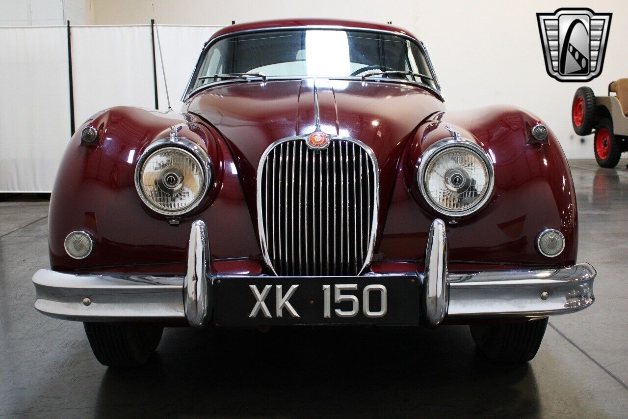 Jaguar-XK-Coupe-1961-Maroon-Black-110078-11