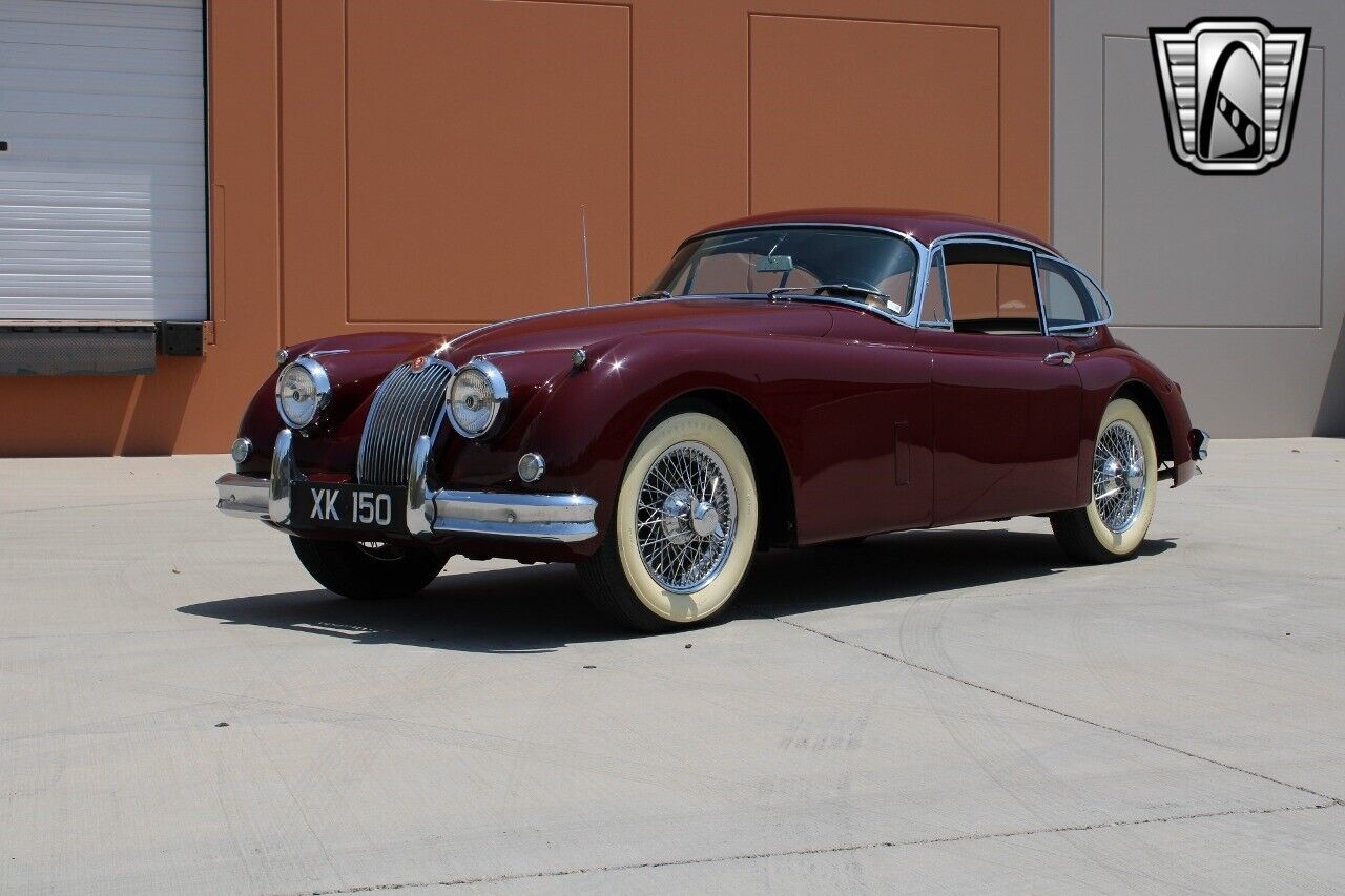 Jaguar-XK-Coupe-1961-Maroon-Black-110078-3