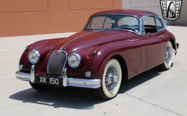 Jaguar-XK-Coupe-1961-Maroon-Black-110078-4