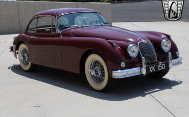 Jaguar-XK-Coupe-1961-Maroon-Black-110078-5