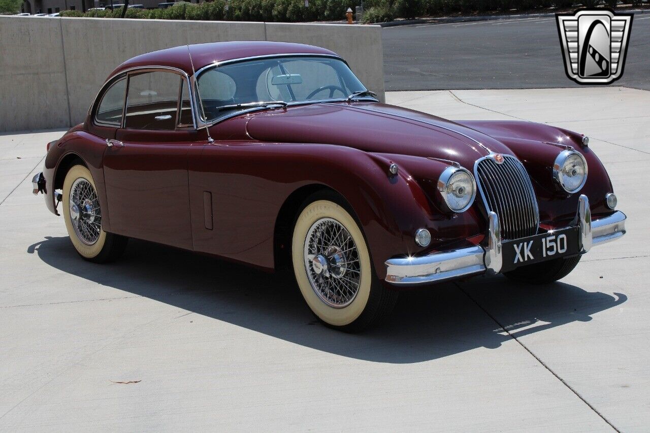 Jaguar-XK-Coupe-1961-Maroon-Black-110078-5