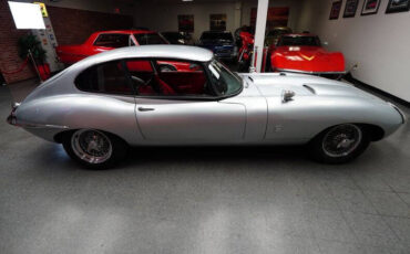 Jaguar-XK-Coupe-1968-Silver-Red-45081-10