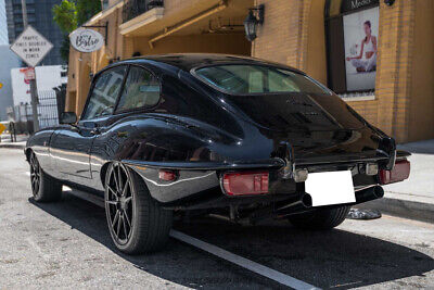 Jaguar-XK-Coupe-1969-Black-Black-64374-5