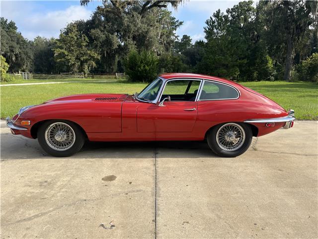 Jaguar-XK-Coupe-1969-Red-Black-128049-1