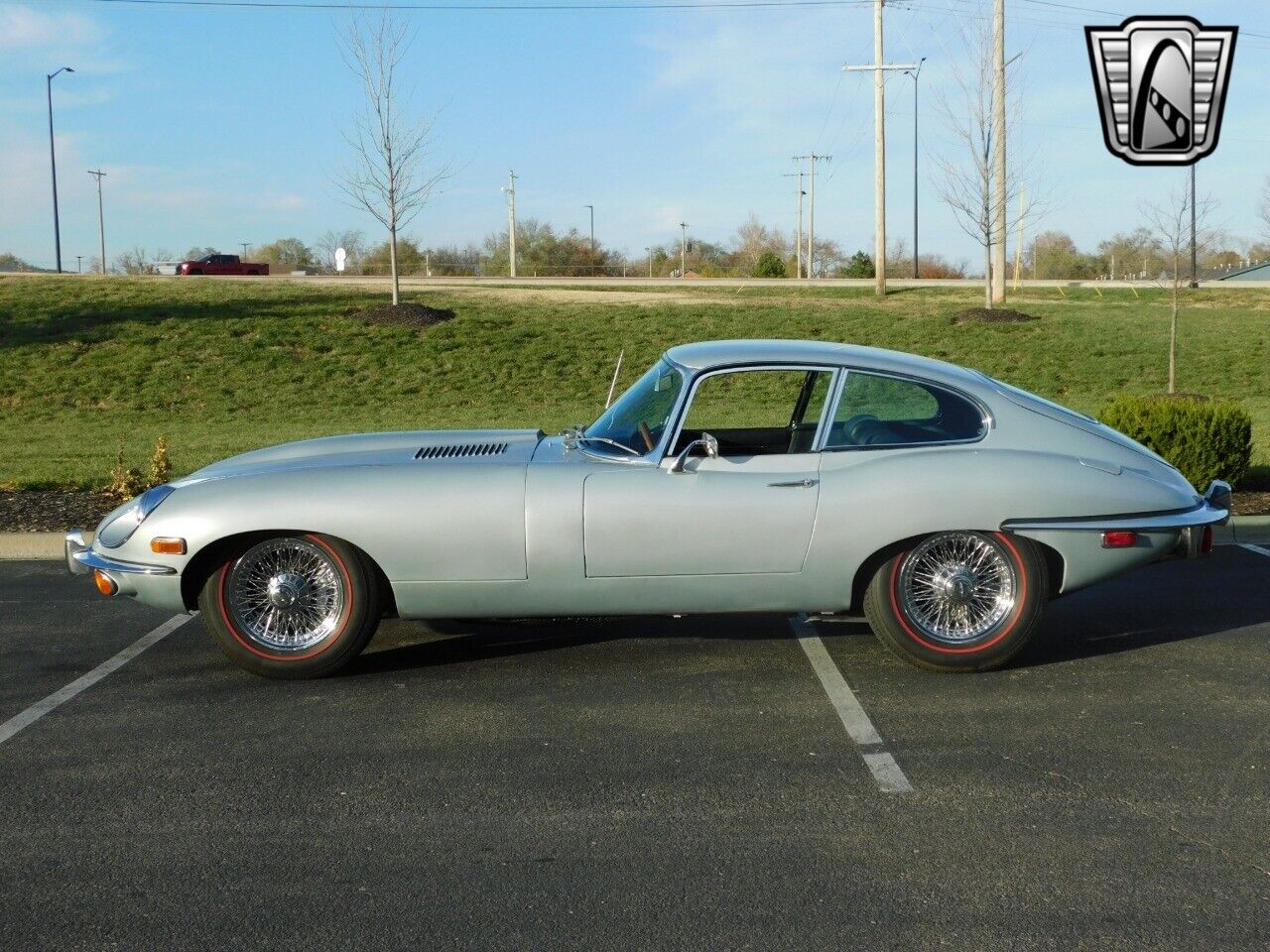 Jaguar-XK-Coupe-1970-Silver-Black-24935-2