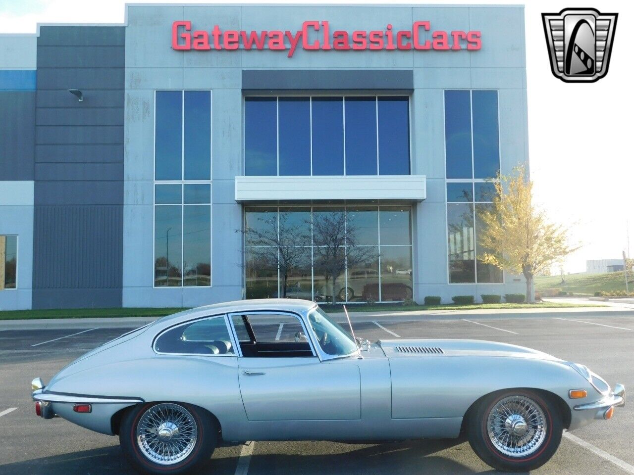 Jaguar-XK-Coupe-1970-Silver-Black-24935-6