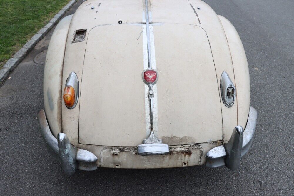 Jaguar-XK140-MC-Cabriolet-1957-Ivory-Black-0-4