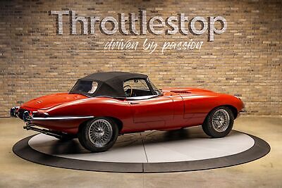 Jaguar-XKE-Cabriolet-1966-Red-Black-85332-9