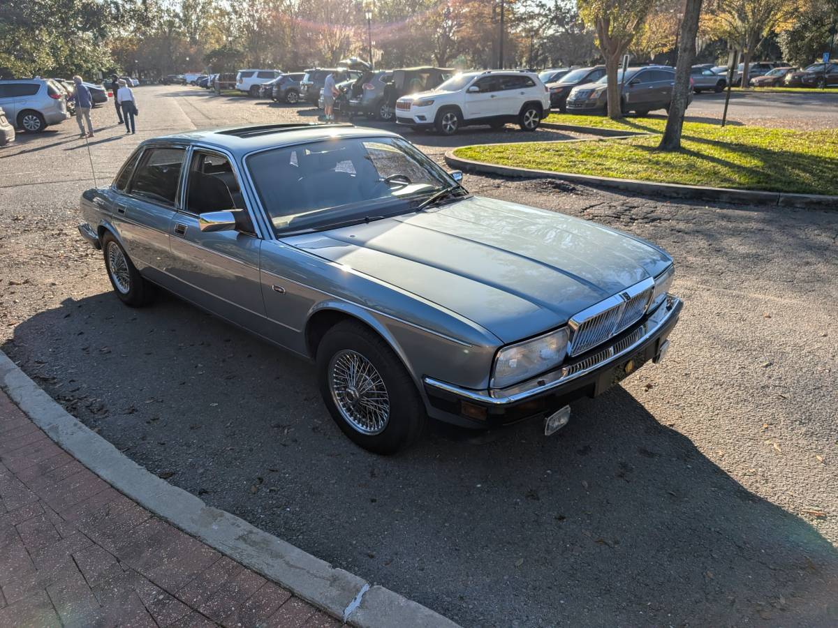 Jaguar-Xj6-vanden-plas-1990-blue-186683-2