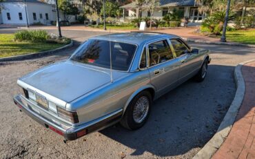 Jaguar-Xj6-vanden-plas-1990-blue-186683-4