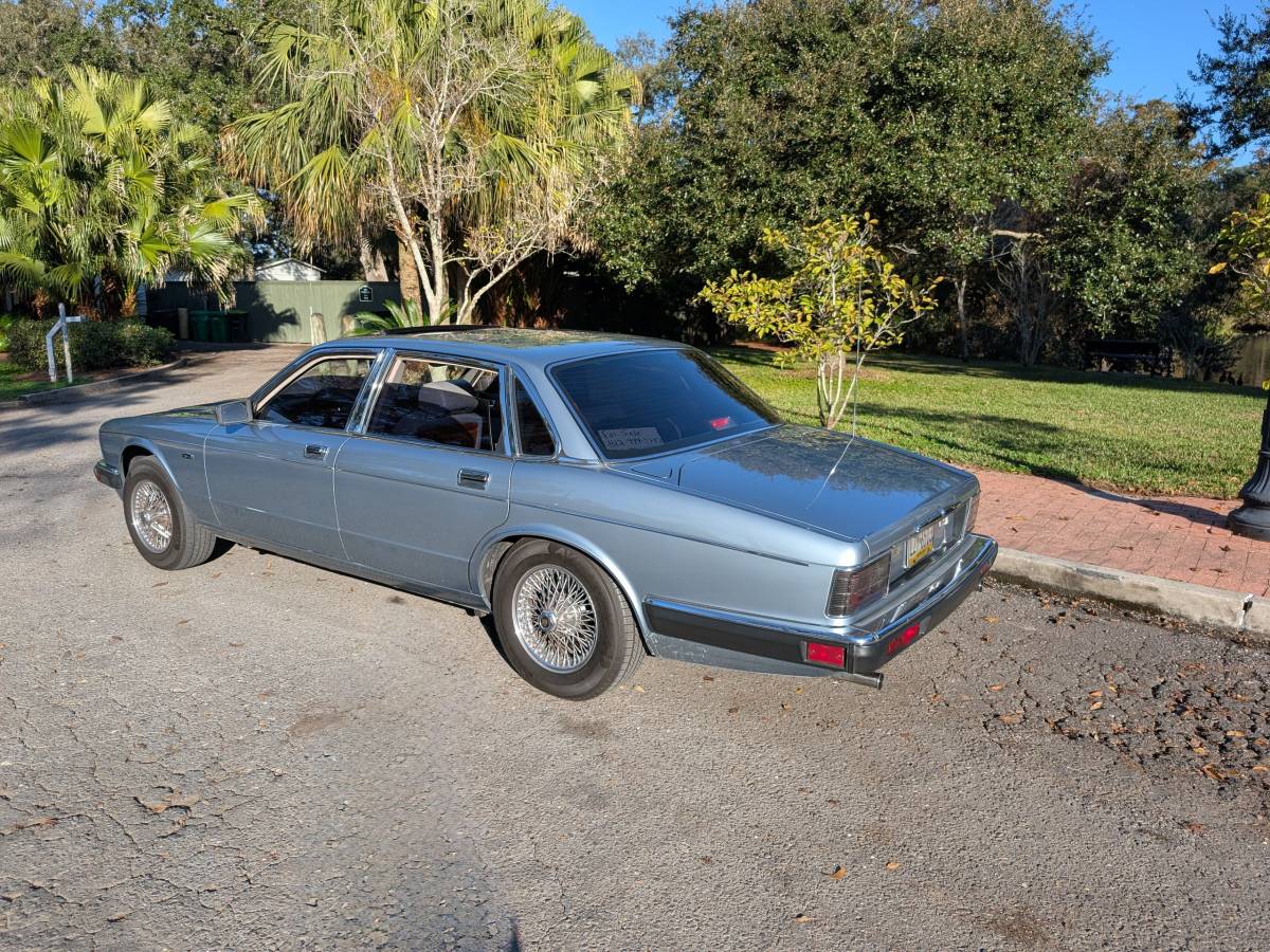 Jaguar-Xj6-vanden-plas-1990-blue-186683-6