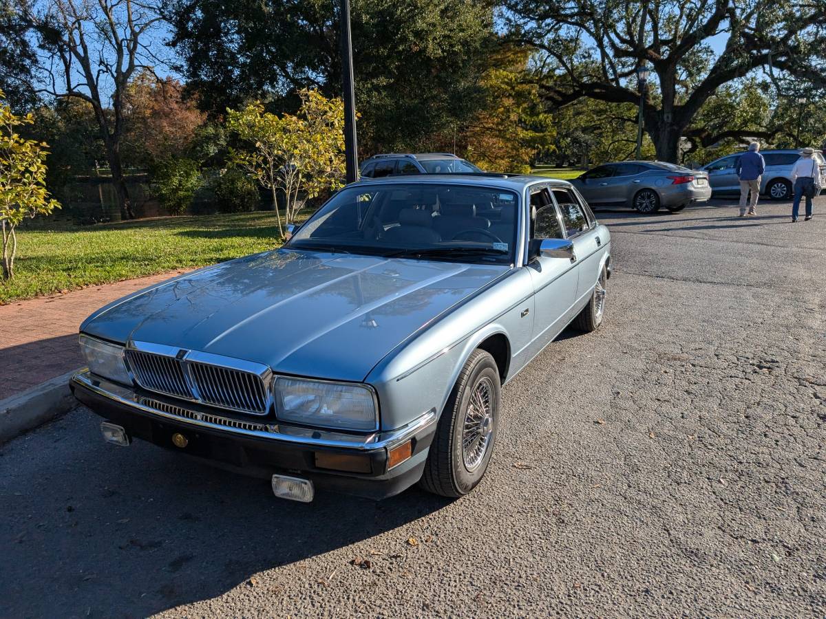 Jaguar-Xj6-vanden-plas-1990-blue-186683