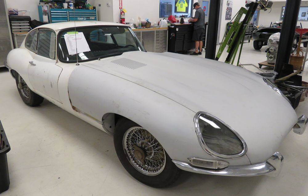 Jaguar-Xke-1967-white-1609