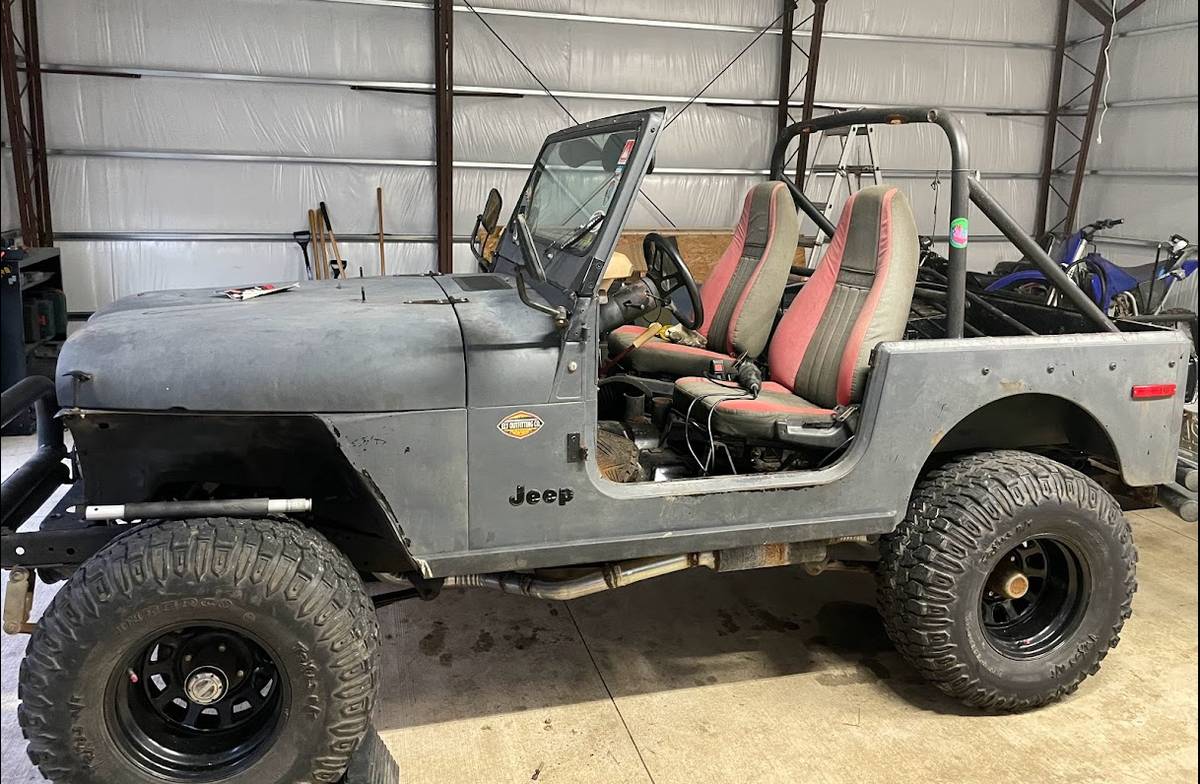 Jeep-1979-233354-1