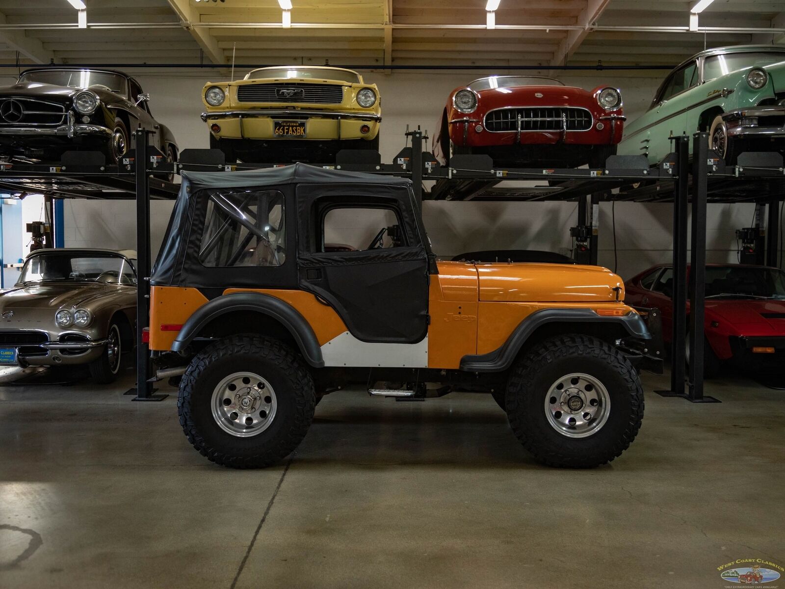 Jeep-CJ-1973-Orange-Black-9088-2