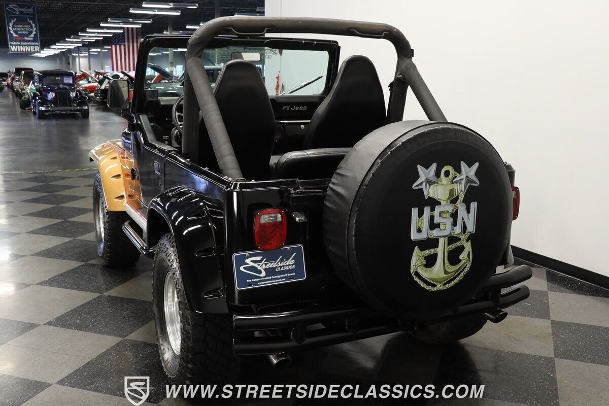 Jeep-CJ-1982-Black-Blue-155289-7