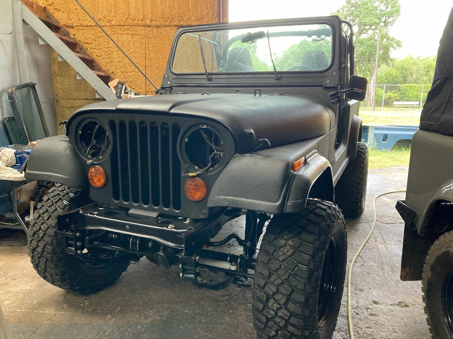 Jeep-CJ-1982-Black-Gray-0-1