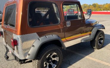 Jeep-CJ-1982-Brown-Tan-170590-1