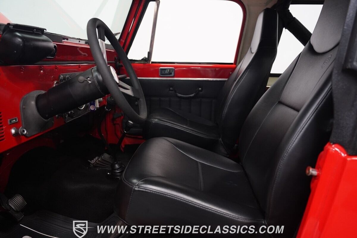 Jeep-CJ-1983-Red-Black-160334-3