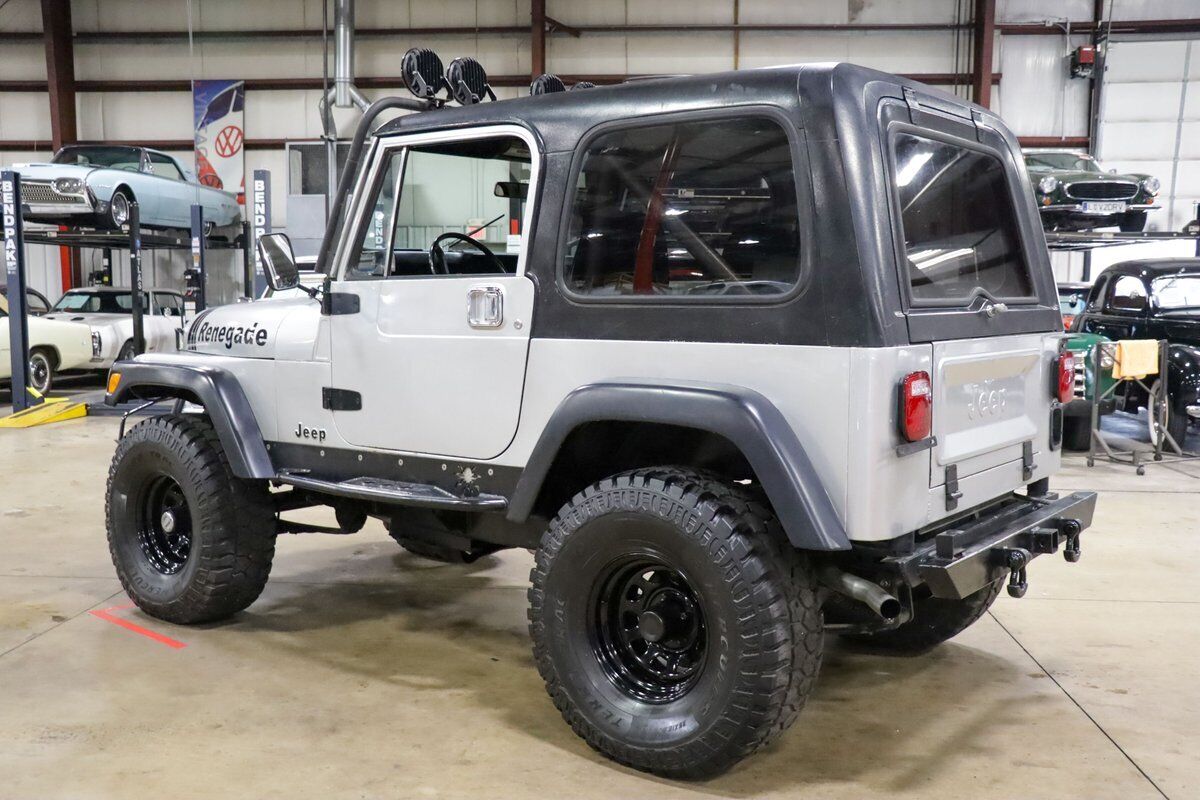 Jeep-CJ-1983-Silver-Black-262759-5