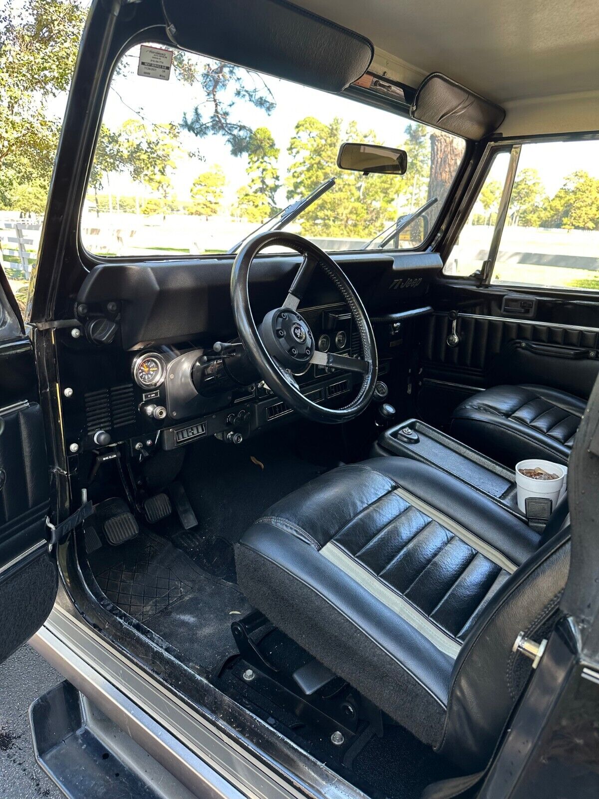 Jeep-CJ-1984-Black-107826-4