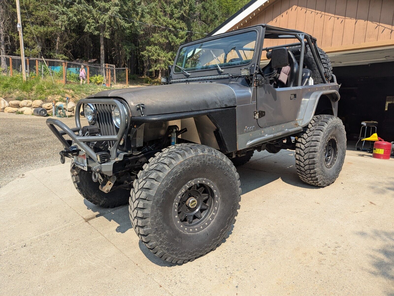 Jeep-CJ-1984-Gray-64374-1