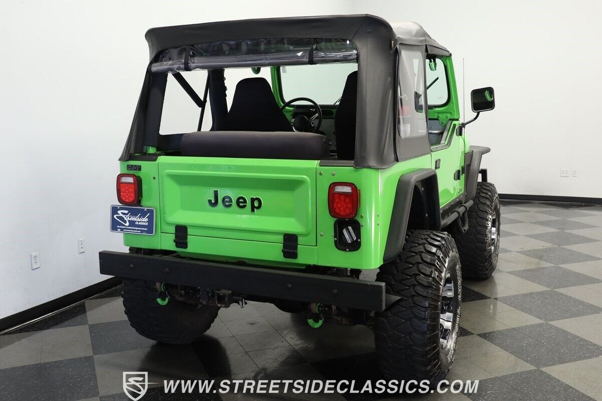 Jeep-CJ-1985-Green-Black-130589-10