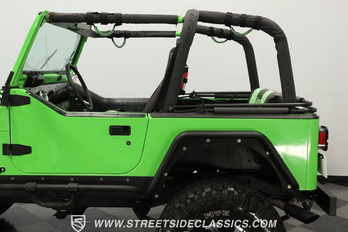 Jeep-CJ-1985-Green-Black-130589-23