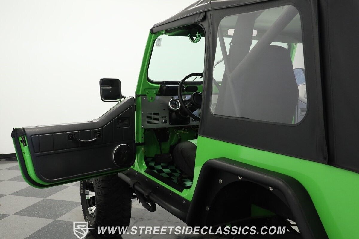 Jeep-CJ-1985-Green-Black-130589-33