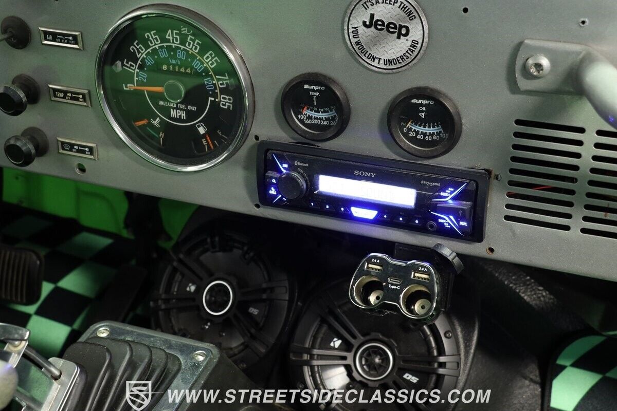 Jeep-CJ-1985-Green-Black-130589-39