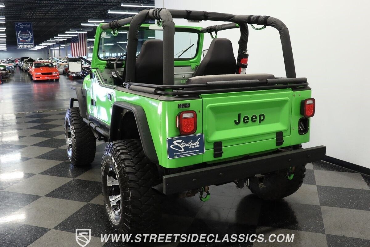 Jeep-CJ-1985-Green-Black-130589-8