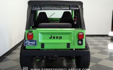 Jeep-CJ-1985-Green-Black-130589-9