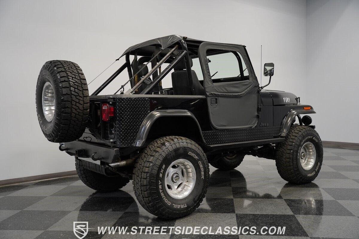 Jeep-CJ-1986-Black-Black-4881-11