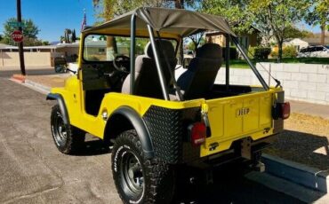 Jeep-CJ-Cabriolet-1968-Yellow-Gray-76-1