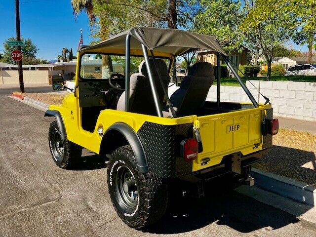 Jeep-CJ-Cabriolet-1968-Yellow-Gray-76-1