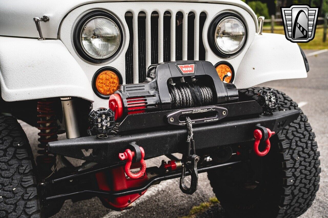 Jeep-CJ-Cabriolet-1982-White-Black-243400-11