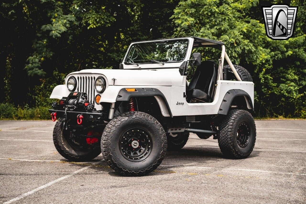 Jeep-CJ-Cabriolet-1982-White-Black-243400-2